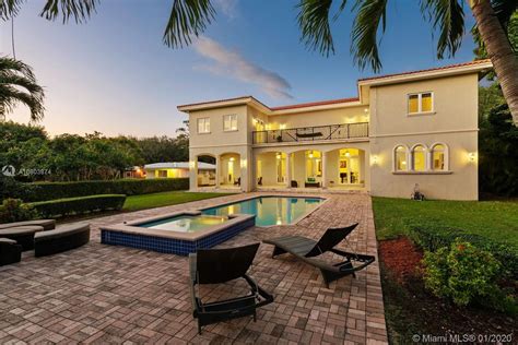 Maybe you would like to learn more about one of these? SPLENDID HOME IN EXCLUSIVE PINECREST | Florida Luxury ...