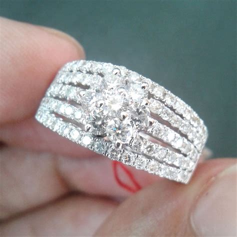 Selain karena bisa menunjang penampilan agar terlihat mewah dan elegan, cincin emas juga harga cincin emas biasanya akan dipengaruhi oleh kadar karat, model cincin, batu cincin, berat cincin hingga harga emas saat itu. Jual Cincin Wanita Mata 7 Gugur 15 Berlian Eropa 0234 Ring ...