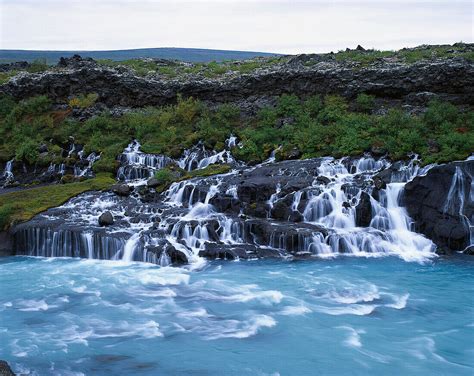 Wasserfall Hraunfossar Island Bild Kaufen 70011250 Lookphotos
