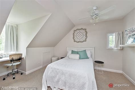 A heartbreaking work of staggering genius: Molly Ringwald's home in Sixteen Candles goes on the ...