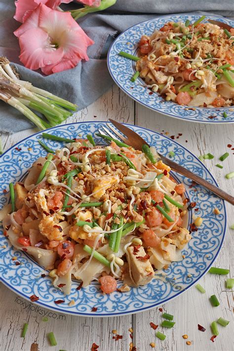 This chicken pad thai recipe is suitable for dairy free recipes. Pad Thai Easy Recipe | Foxy Folksy