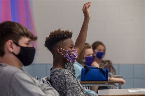Teachers Union Calls On Reeves To Mandate Masks In Schools
