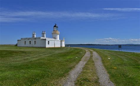 Chanonry point (nl) halbinsel im vereinigten königreich (de); Chanonry Point Lighthouse © Michael Garlick :: Geograph ...