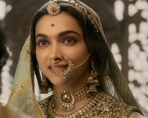 Deepika Padukone Is Gorgeous In Padmaavat But You Cant Miss To See Her New Tapori Cop Look