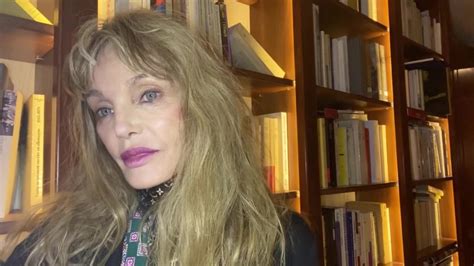 Does arielle dombasle have tattoos? Arielle Dombasle : Arielle Dombasle dans Culture à ...