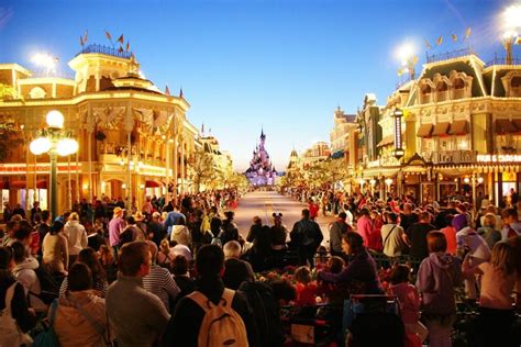 Последние твиты от disneyland resort (@disneyland). The Best Time To Visit Disneyland In 2018 - trekbible