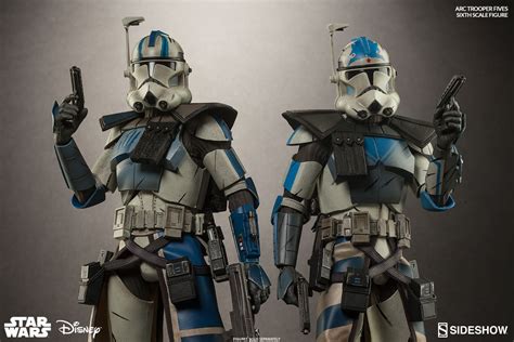 Deze versie heeft de beweegbare macrobinocuar sjablonen ook opgenomen. Star Wars Arc Clone Trooper: Fives Phase II Armor Sixth Scal | Sideshow Collectibles