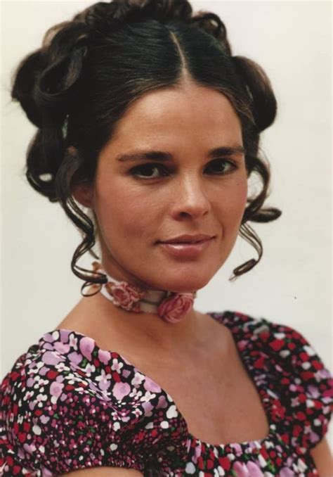 40 Beautiful Portrait Photos Of Ali Macgraw In The 1960s And Early 70s ~ Vintage Everyday