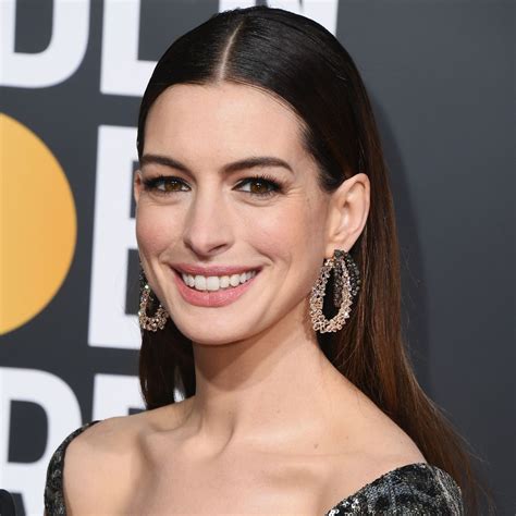 Anne Hathaway Wears Ralph And Russo For Premiere Of The Witches
