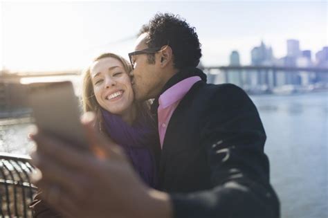 First Date Selfies Our Narcissism Is Officially Out Of Control Metro News
