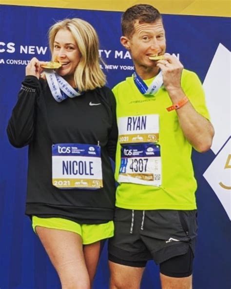 nicole briscoe d espn lors d un voyage émotionnel au marathon de new york avec son mari ryan