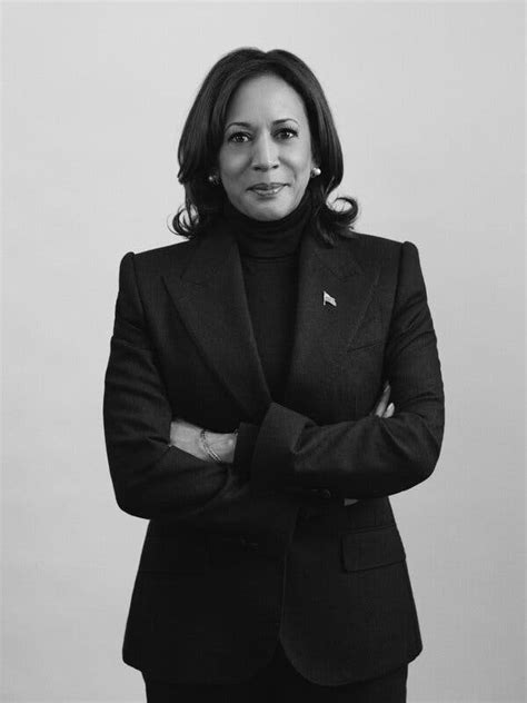 Kamala Harris Is Struggling To Make The Case For Herself The New York