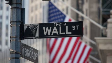 Wall Street The Symbol Of Wealth And Power ~ Hello Big Apple