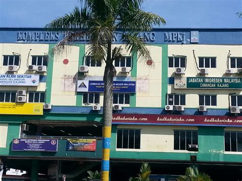 Lembaga hasil dalam negeri malaysia (lhdn) telah memuat naik soalan lazim (faq) mengenai bantuan prihatin nasional (bpn) 2.0 dan geran khas sebarang pertanyaan dan maklum balas berkaitan perkara ini juga boleh diajukan kepada lhdn melalui hasil care line dan hasil live chat. tinta pelangi hasyafiy: Hentian bas Kajang Jalan Reko ...