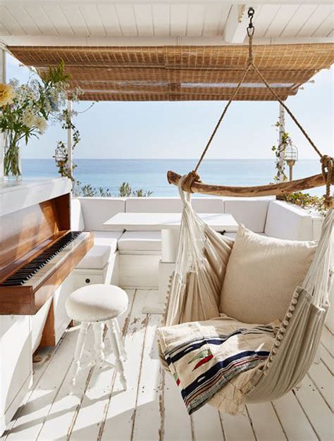20 Beach Balcony Decor Ideas For Relaxing Homemydesign