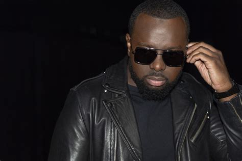 Photo Exclusif Maitre Gims Surprises Backstage De L