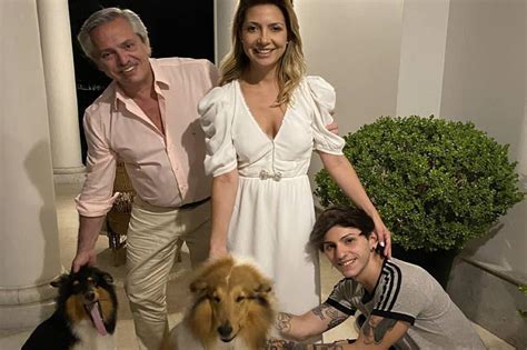 Alberto fernández (60), el hombre que, elegido por como destacó la prensa local tras conocerse la nominación de fernández, su hijo es drag queen, todo un referente en el ámbito del transformismo. Alberto Fernández cumple 61 años: los saludos en las redes