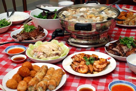 The most common chinese new year foods include dumplings, fish, spring rolls, and niangao. 9 Best Chinese New Years Eve Party Dinner Recipes