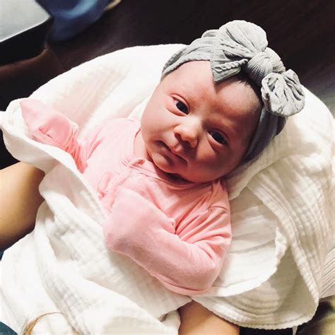 Jana Duggar Shares Precious New Photo Of Sister Jessa S Newborn Baby Girl Welcome To The World