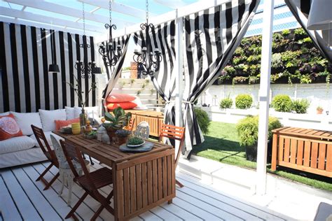 7 Trendy Deck Decorating Ideas For Spring My Monochrome Stripe