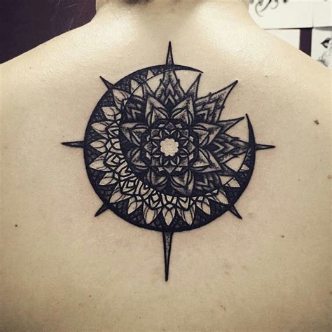 El cantante se lo hizo en homenaje a su banda. Pin de Cristian Castro en tribales | Tatuajes, Tatuaje sol ...