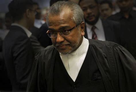 The federal court has reserved judgement in senior lawyer tan sri muhammad shafee abdullah's appeal over the dismissal of his defamation lawsuit against the malaysian bar and two others relating to his conduct as deputy public prosecutor in. Peguam Shafee Abdullah tiba di rumah Najib Razak | Astro Awani