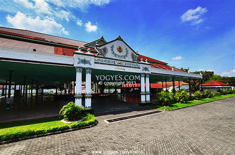 Keraton Yogyakarta Museum Hidup Kebudayaan Jawa Dan Tempat Tinggal