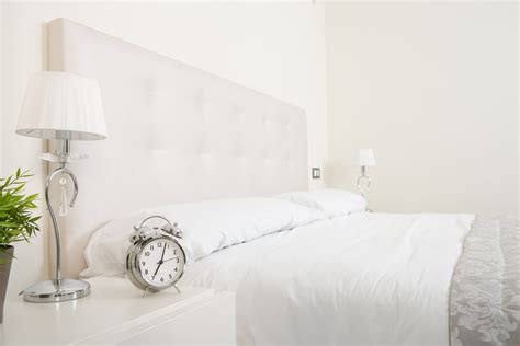 Best 11 Shades Of White Paint For The Bedroom
