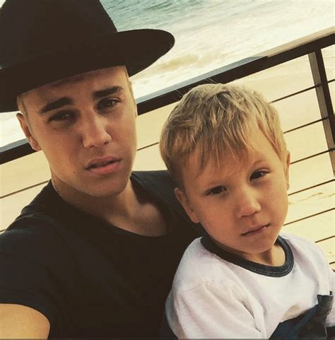 Cute Justin Bieber Pics With Kids Photosimagesgallery 26079