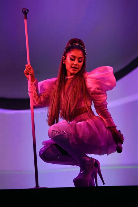 Ariana Grande Concert Ariana Grandes Sweetener Tour Kicks Off Iheartradio 2019 Ariana