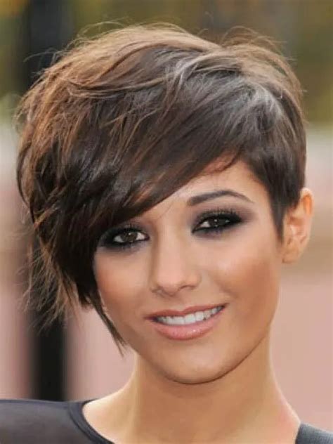 60 Unbeatable Short Hairstyles For Long Faces 2024