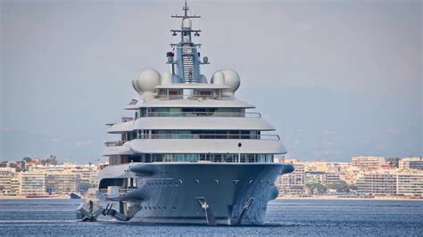 He is also adding a second, support yacht that has its own helipad. Jeff Bezos Yacht / Yacht News Infos Von Business Insider ...