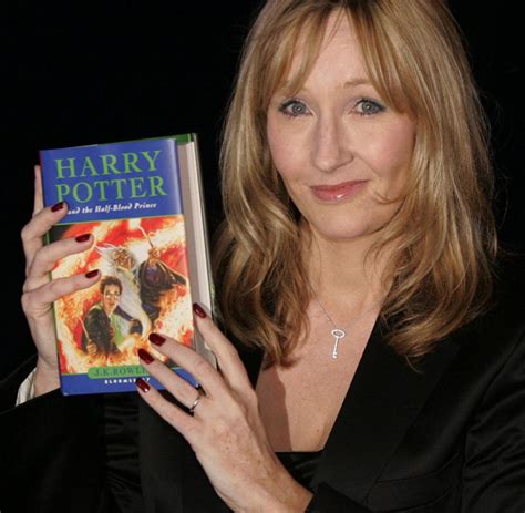 Auktion: Zwei Mio. Pfund für ein Buch von J .K. Rowling - WELT