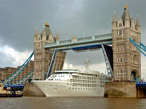 Drawing design inspiration from the merchant history of the river thames, we have retained the incredible original pillars of the building, balancing soft and. Tower Bridge: tutte le curiosità sul ponte più famoso di ...