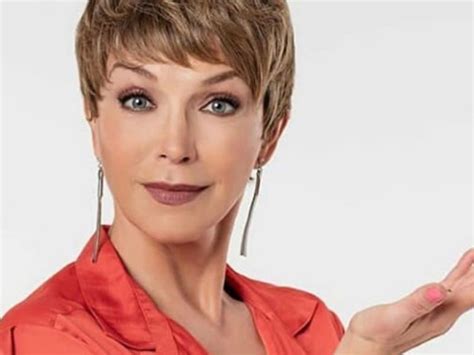 ¿regresa A Televisa Laura Flores Reaparece Y Revela Importante Noticia