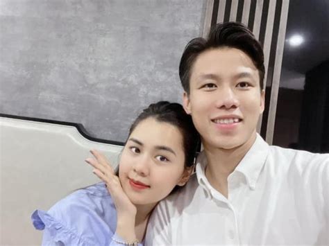 Trong khi đó, kẻ thích đấu võ mồm hơn đá bóng de paul nhận phải mưa chỉ trích từ cđv malaysia. Đăng ảnh tình tứ bên vợ, Quế Ngọc Hải còn 'cà khịa' Văn ...