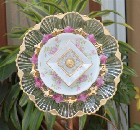 I love to repurposed lovely vintage glass, because there is still beauty in them to be enjoyed. 20+ Upcycled Garden Glass Flowers Made of Old Plates