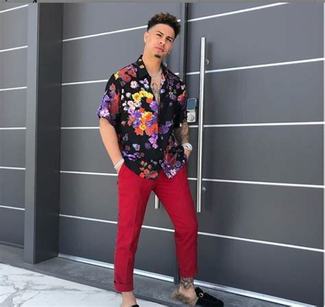 After his college, he decided to pursue his career in social media. Austin McBroom Bio, Age, Net Worth, Salary, Dating, Wife, Kids, Height