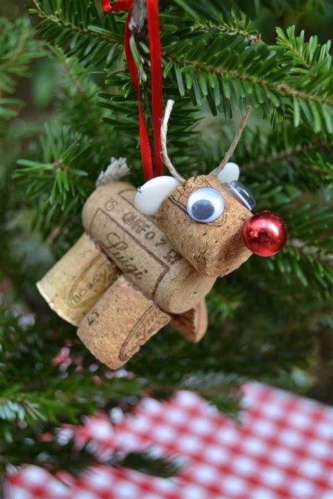 42 Adorable Christmas Crafts To Keep Kids Busy This Holiday Season