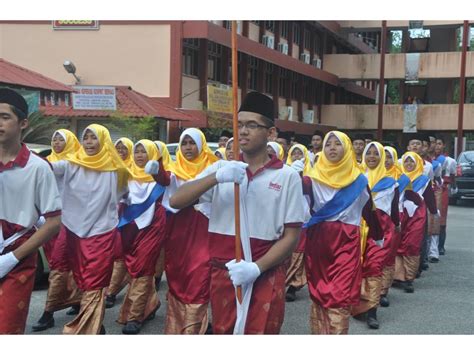 Terengganu, formerly spelled trengganu or tringganu, is a sultanate and constitutive state of federal malaysia. Latihan Perbarisan Hari Kemerdekaan 2012 | Portal Rasmi SM ...