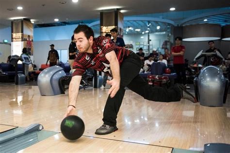 Bowling Two Handed Approach Making Its Mark At Sports Top Level The