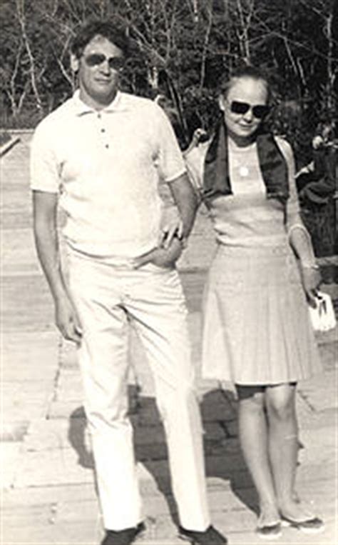 11 hours ago · наталия белохвостикова родилась в 1951 году в москве, однако раннее детство провела за границей: Фотография Наталья Белохвостикова (Photo of Natalia ...