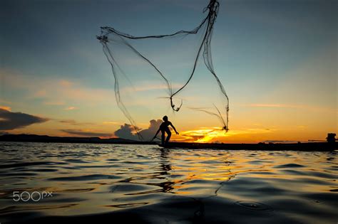 It can also be obtained for free from the fishing tutor south of lumbridge near the coast east of the swamp. Fishermen fishing throwing net. / 500px (с изображениями ...