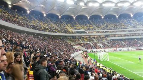 Steaua bukarest ist einer der erfolgreichsten osteuropäischen sportvereine und war der erste osteuropäische fußballclub, der den europapokal der landesmeister und den europäischen supercup. Fcsb Bukarest : September 14 2017 Mihai Balasa 4 Fcsb ...