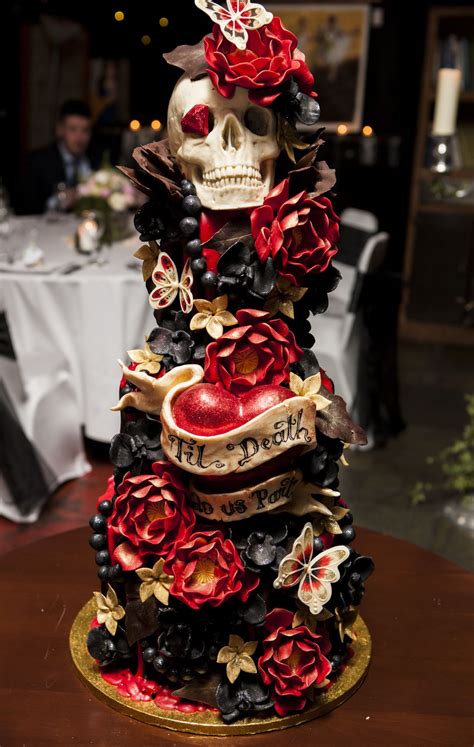 Pin By Choccywoccydoodah On Cakesandcakesandcakesandcakes Gothic Birthday Cakes Skull Wedding Cakes