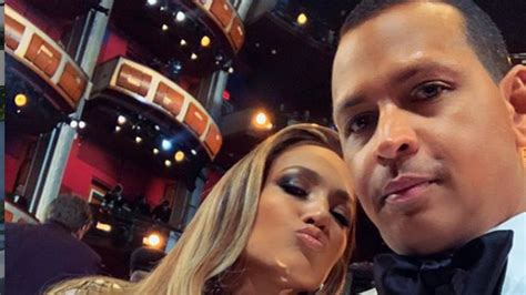 Jennifer Lopez And Alex Rodriguez Are Engaged Check Out Jlos