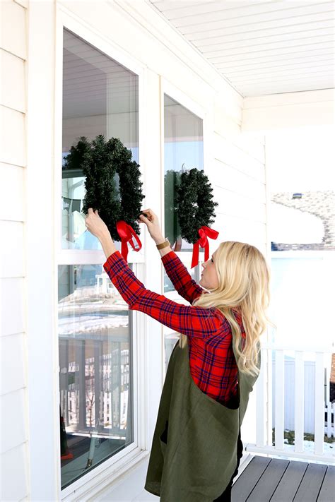 How To Easily Hang Christmas Wreaths On Exterior Windows Natalie Malan