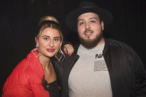 Sthlm x dubai i don't believe in genres. Anis Don Demina i Melodifestivalen - allt du vill veta om ...