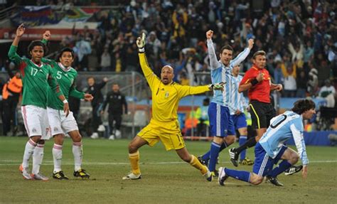 Miércoles 2 de febrero de 2022. Argentina derrota a México con otra polémica arbitral y se ...