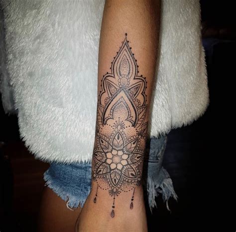 Pin By 🌜 Ana Clara Guimarães 🐬 On Art Forearm Tattoo Women Mandala
